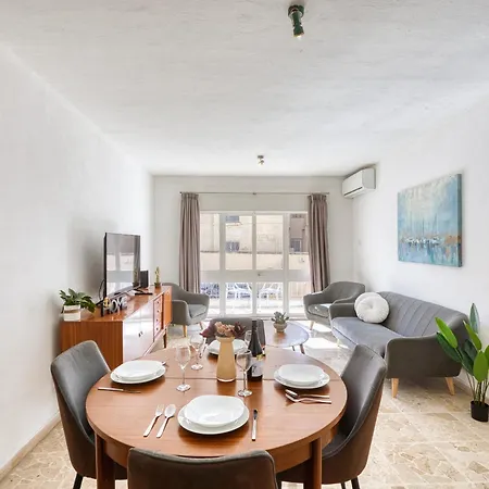 New To The Market - 3br Unit In St'julians 5 Minutes Walk To The Promenade *