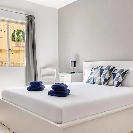New To The Market - 3br Unit In St'julians 5 Minutes Walk To The Promenade Saint Julian's