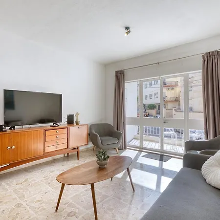 New To The Market - 3br Unit In St'julians 5 Minutes Walk To The Promenade 公寓