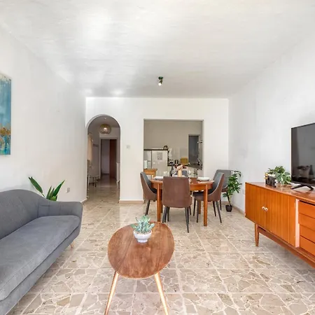 New To The Market - 3br Unit In St'julians 5 Minutes Walk To The Promenade 아파트 *